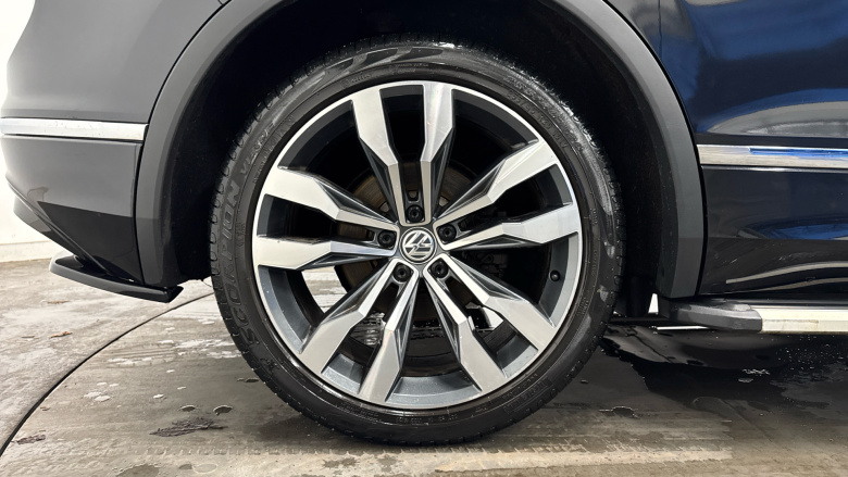 Volkswagen Tiguan 2.0 TDi 150 R-Line 5dr DSG Diesel Estate